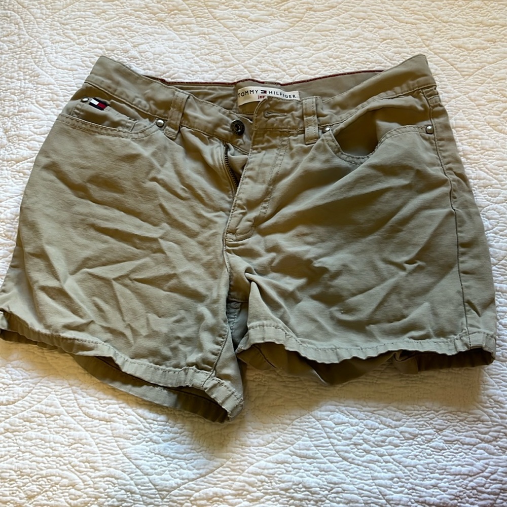 Tommy Hilfiger Jeans, Women’s Tan Shorts, Size 2